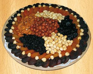 Подарочный набор, орехи, сухофрукты в тарелке, SantaVita