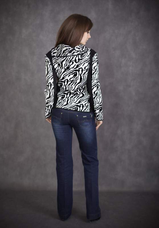 Женский молодежный пуловер с капюшоном зебра