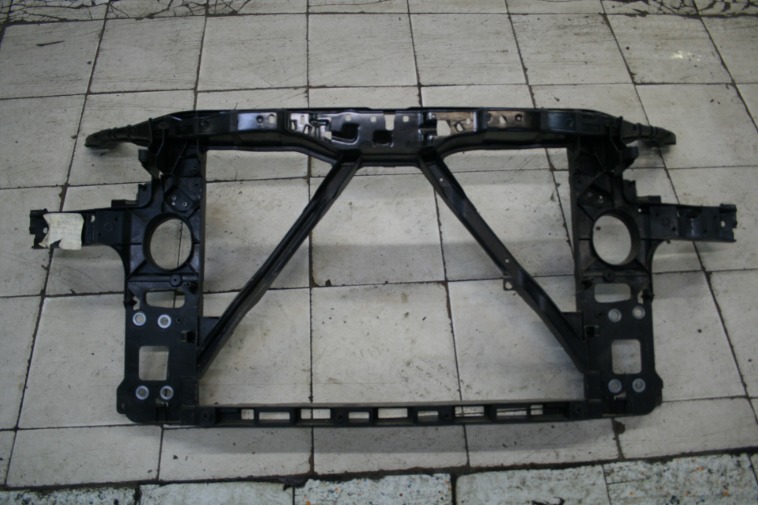 Панель передняя 4L0805594 на AUDI Q7 2007-2009