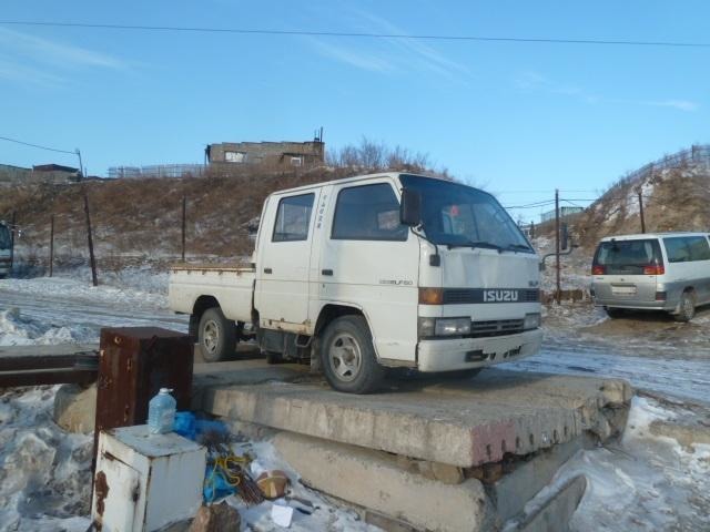 Автомобиль грузовой бортовой ISUZU ELF (двухкабинник)