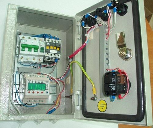 Коробки электрораспределительные  управления освещением серии ЯУО 9601, ЯУО 9602, ЯУО 9603.