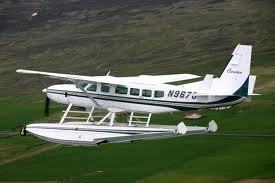 Самолет одномоторный Cessna 208 на поплавках