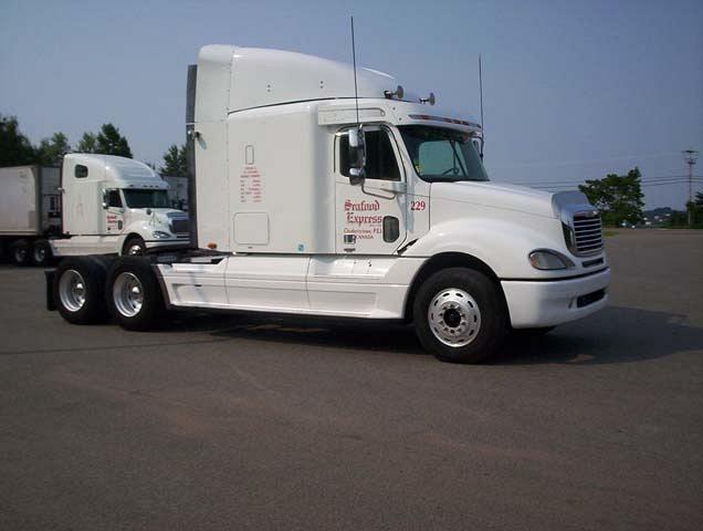 Тягач Freightliner 2003 430л.с.