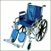 Коляска инвалидная, Модель со съемными подлокотниками и регулируемым наклоном съемных подножек с упорами для голени. (AMWC18FA-EL)