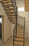 Лестница - основа металлическая, ступени бук.