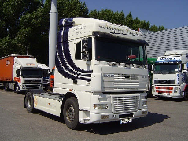 Седельный тягач DAF XF95.430 МКПП тягач 4х2