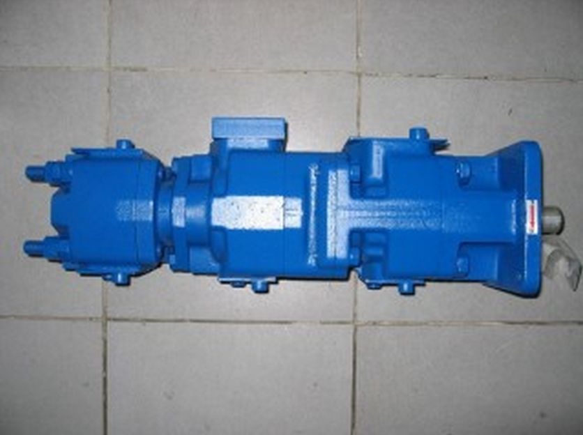 Шестеренчатый насос Kato NK250E-3 Main Pump 609-29700001