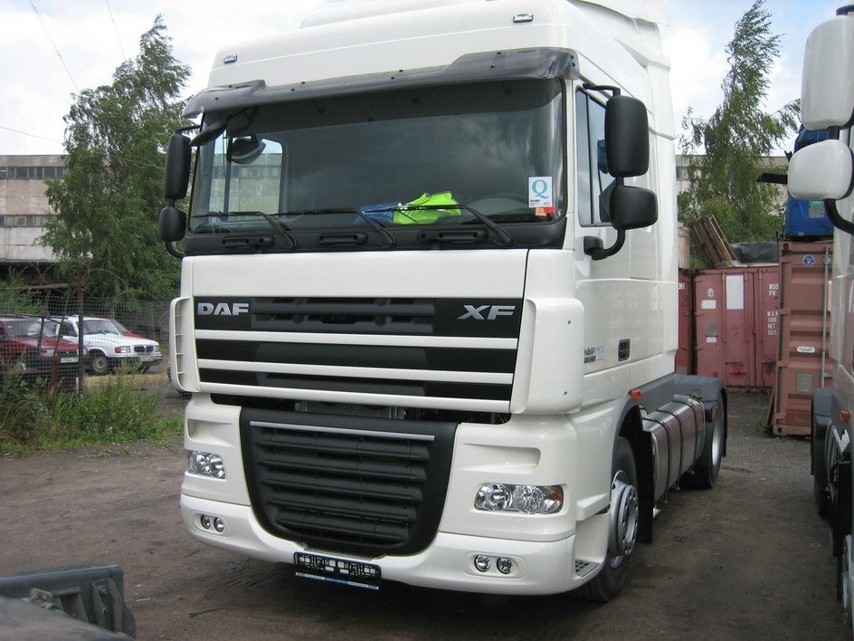 Новый седельный тягач DAF FT XF105.410