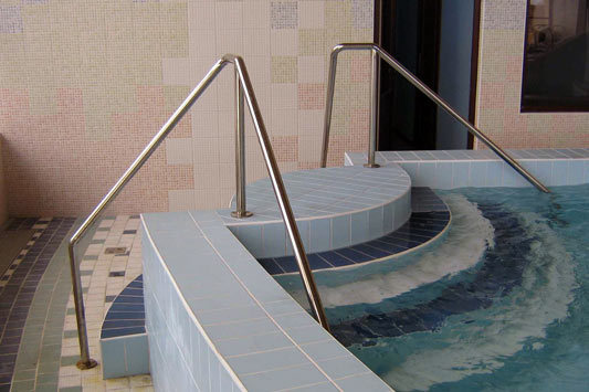 Ограждения лестничные для бассейнов и саун
