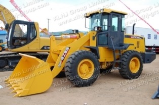 Фронтальный погрузчик XCMG   LW300F