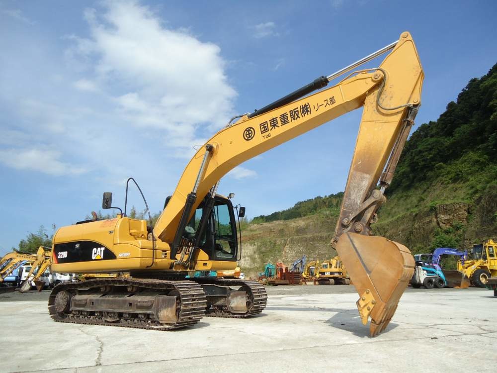 Экскаватор гусеничный CAT 320D