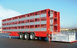 Прицепы для перевозки свиней Pezzaioli SBA63 maialino