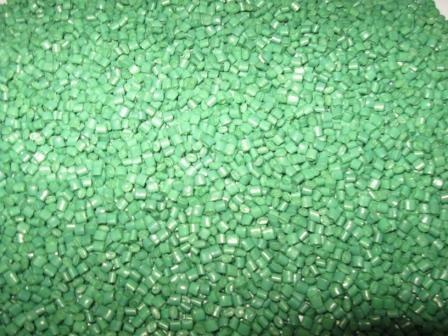 Высоковязкий, кристаллизованный ПЭТ гранулят (зеленый)