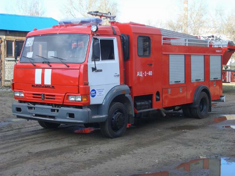 Автоцистерна пожарная АЦ-3-40 на шасси КамАЗ-4308