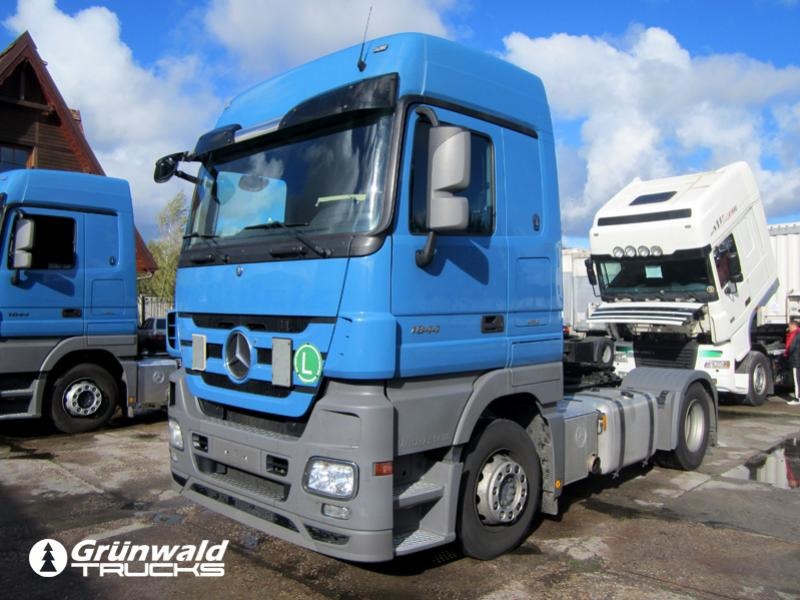 Тягач Mercedes Actros 1844 LS MegaSpace