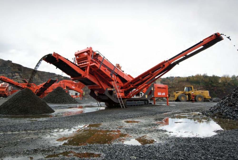 Мобильный грохот Sandvik QA140