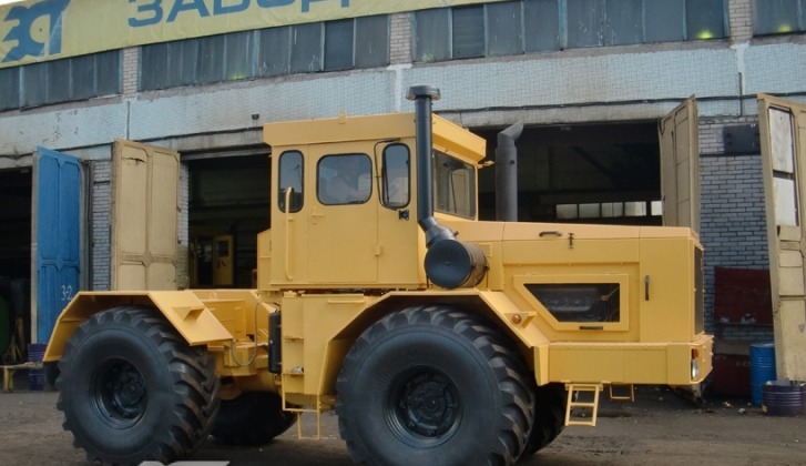 Трактор-тягач с тягово-сцепным устройством КТ-5701-ЗСТ ТСУ