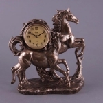 Часы лошадь