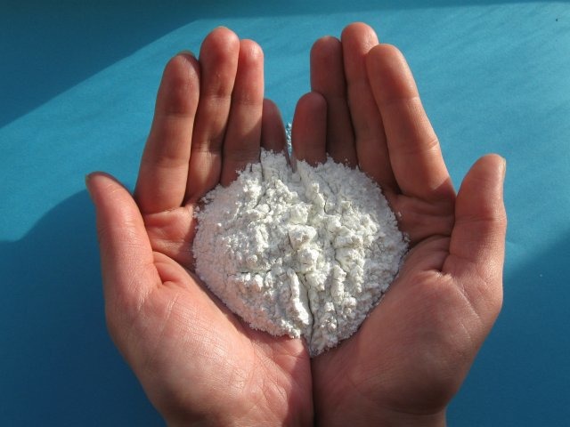 Микрокальцит. Мраморная пыль (пудра) являющаяся продуктом переработки мраморного сырья.