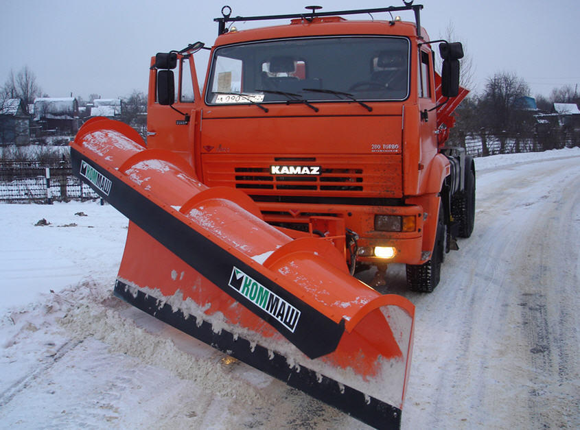 Комбинированная дорожная машина КО-829Д