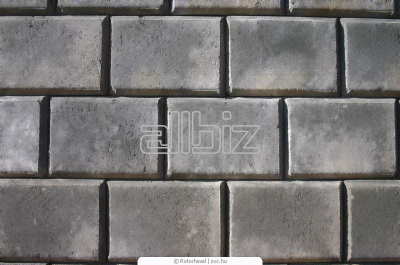 Пустотелые бетонные блоки